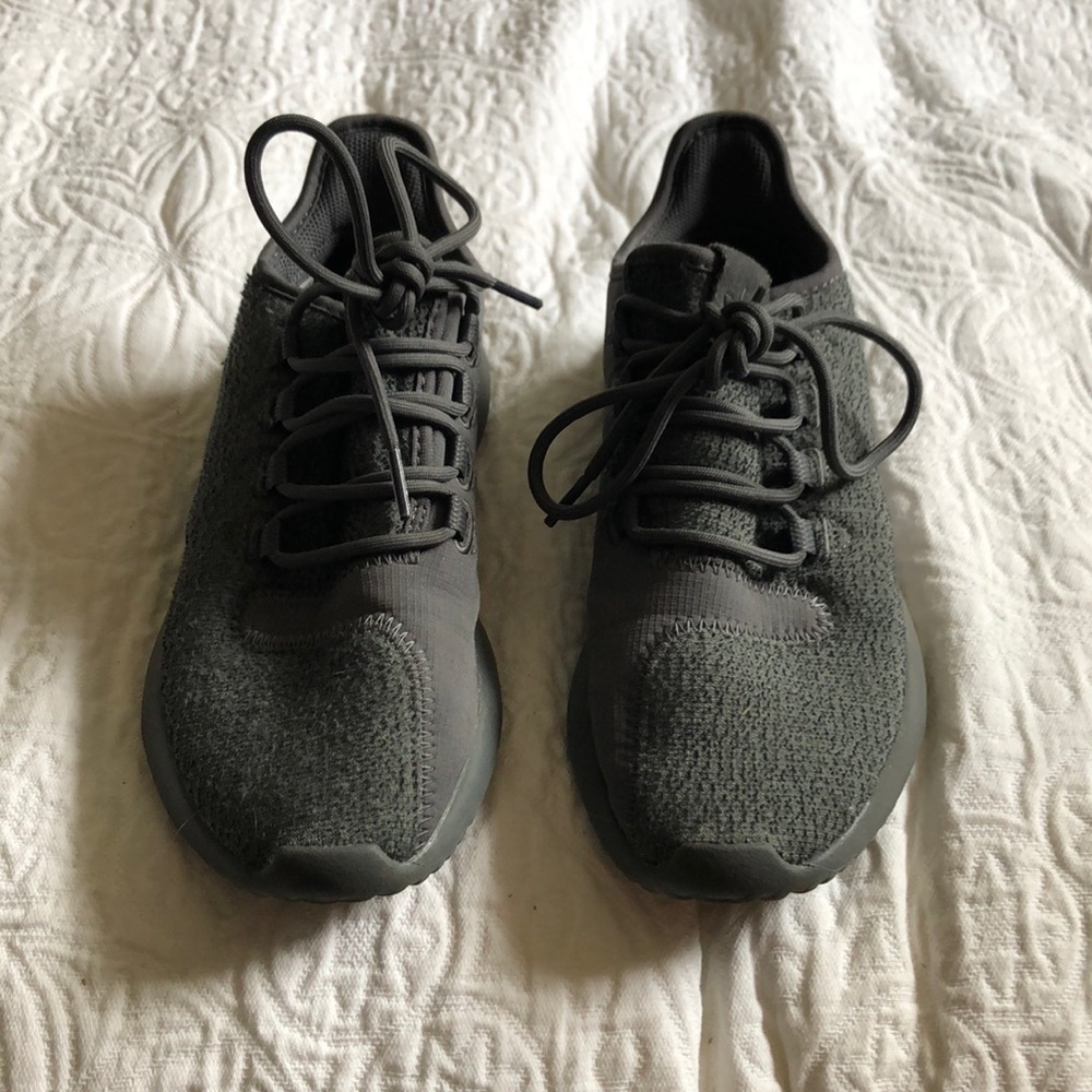 Women’s viral tubular sneakers